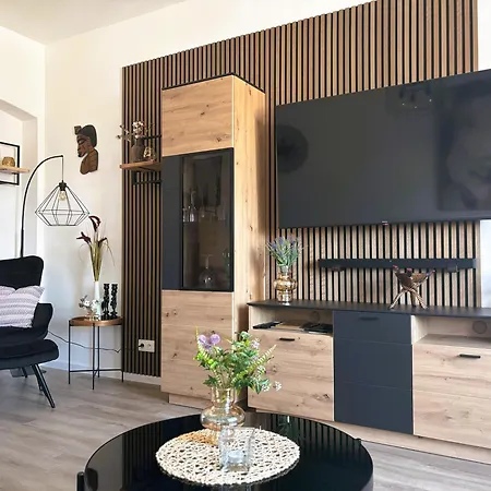 Apartment Golda Balcony, Parking, Near & Train