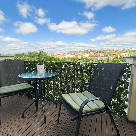 Apartment Golda Balcony, Parking, Near & Train